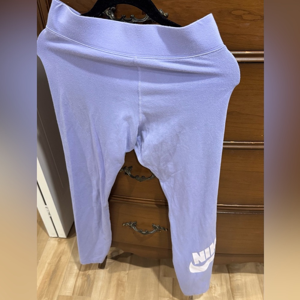 Nike Purple Leggings Soft Stretchy Athletic Wear